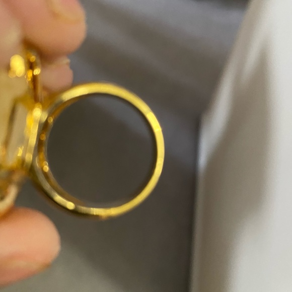 Artificial ring - Picture 2 of 2